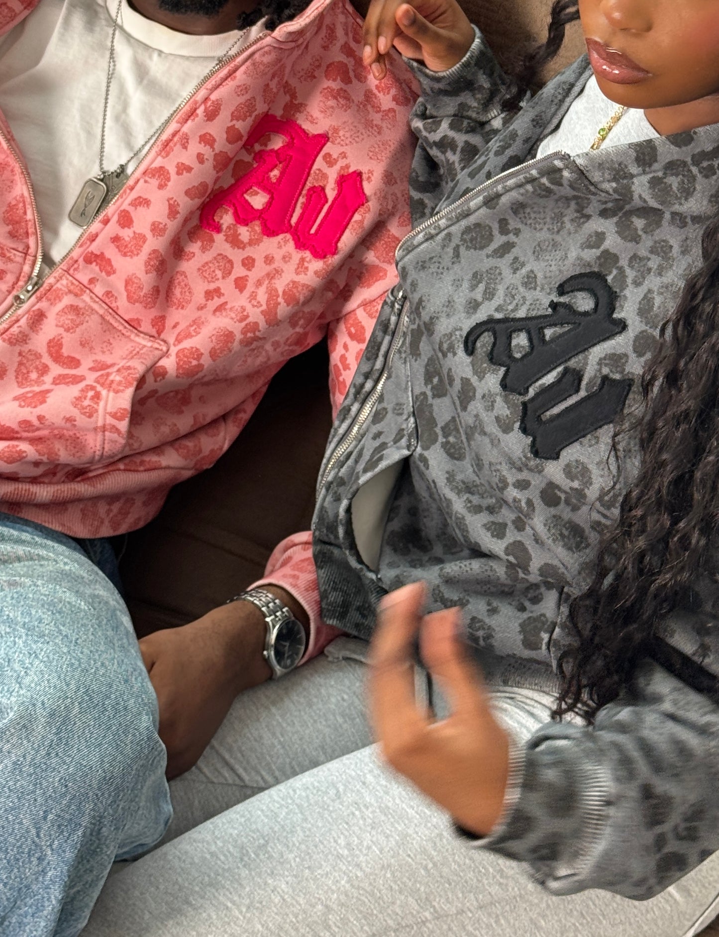 𝑷𝑰𝑵𝑲 𝑳𝑬𝑶𝑷𝑨𝑹𝑫 𝑯𝑶𝑶𝑫𝑰𝑬